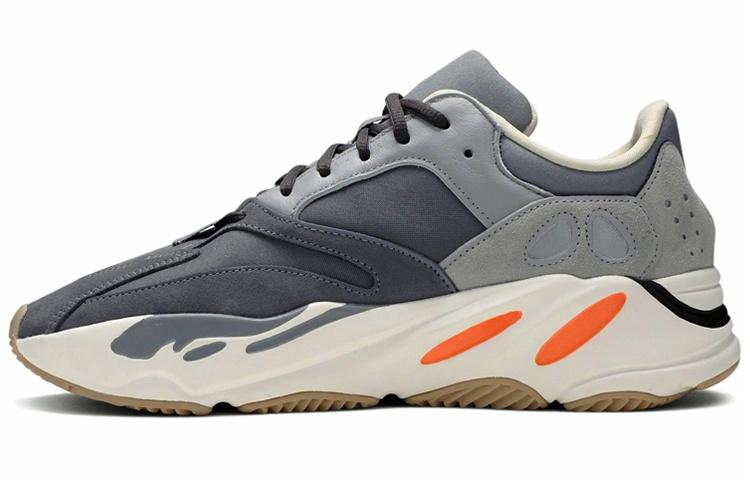 YEEZY BOOST 700 "Magnet"