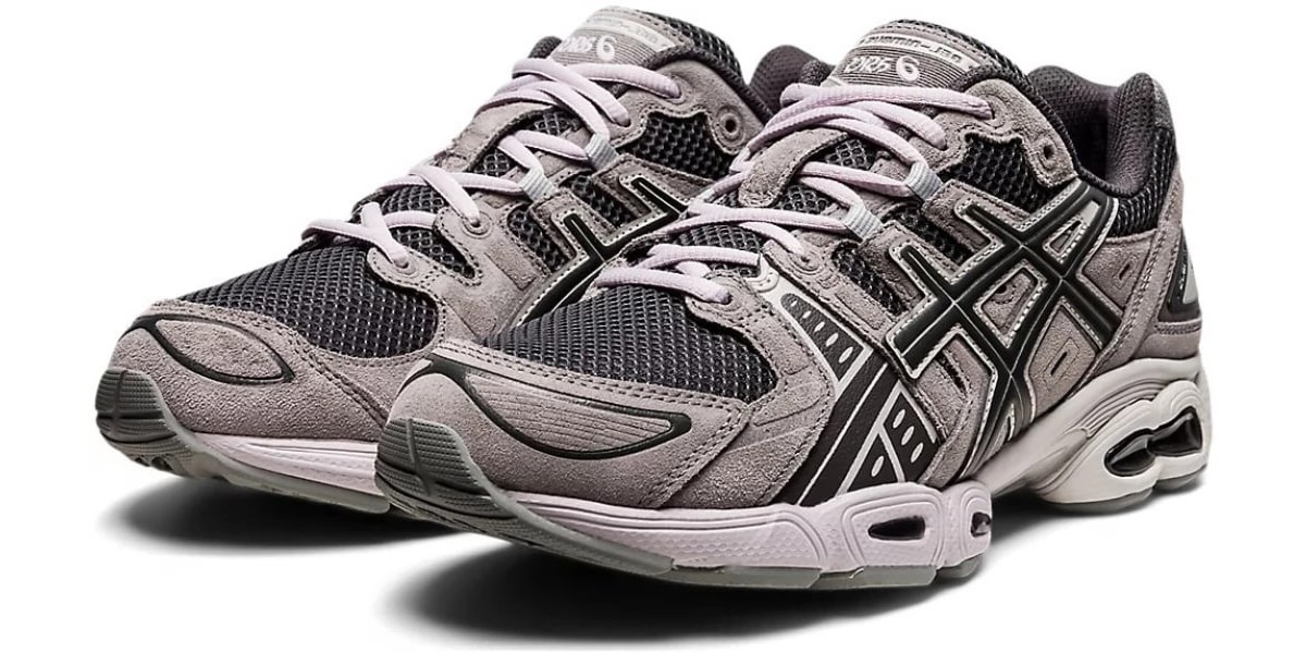 ASICS GEL-Nimbus 9 в цвете «Clay Grey»