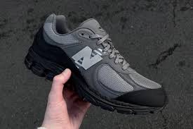 Лондонский коллаб The Basemen & New Balance 2002R «Dark Slate»
