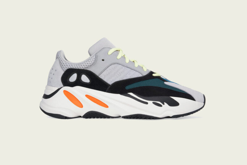 Как отличить оригинальные кроссовки YEEZY BOOST 700