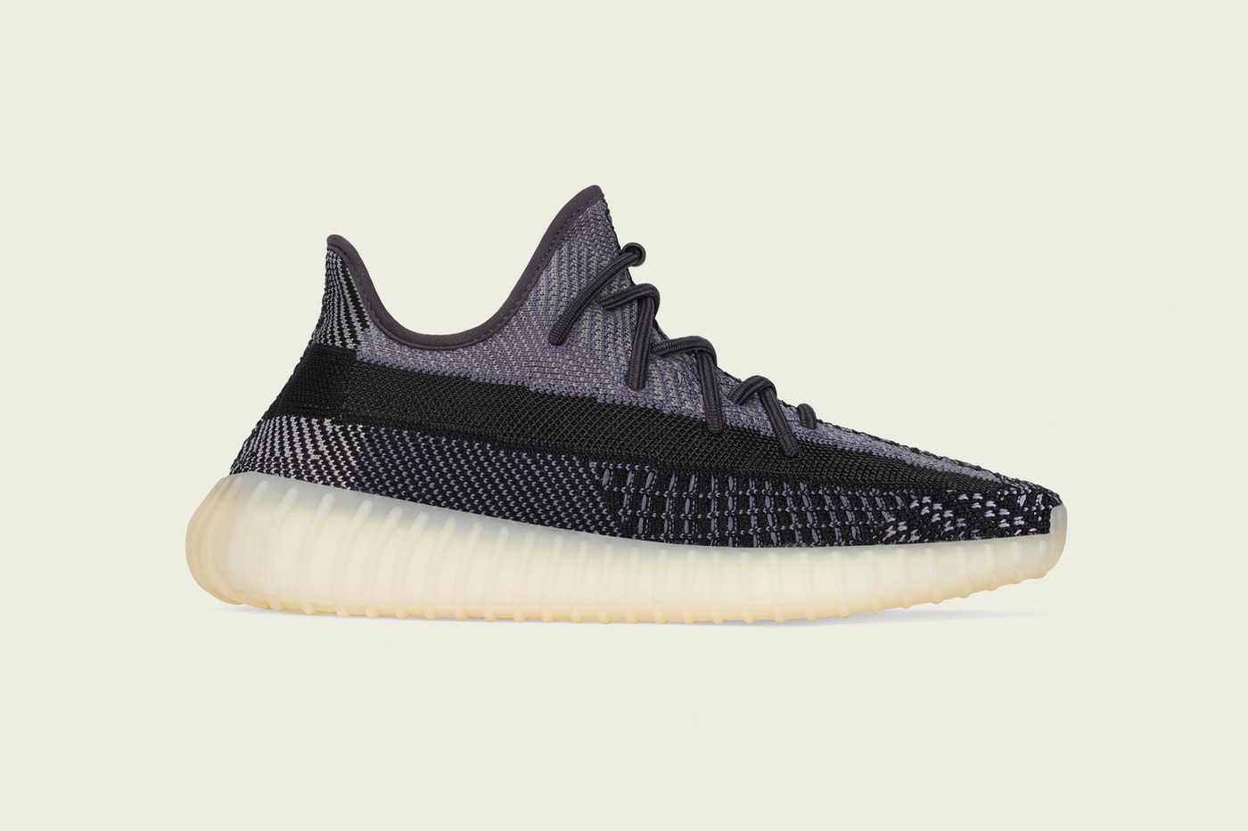 Кроссовки YEEZY BOOST 350 V2 “Carbon” появятся 2 октября