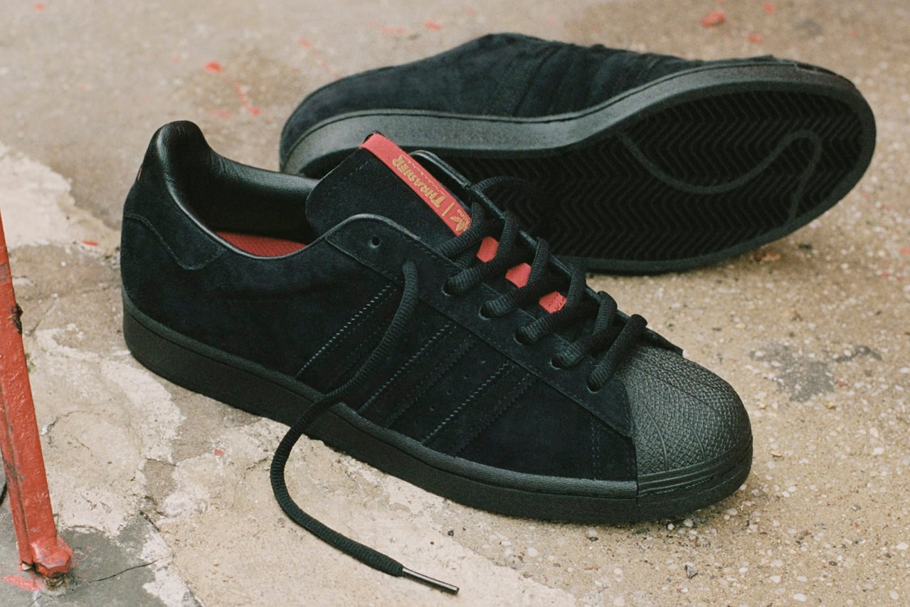 Thrasher и Adidas выпустят 2 пары кроссовок Superstar ADV и Tyshawn