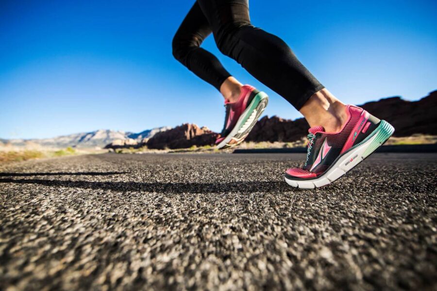 Как вес кроссовок влияет на скорость бега