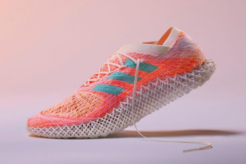 Adidas создает будущее кроссовок с технологией Futurecraft STRUNG