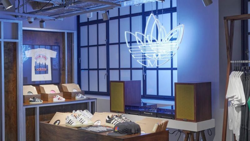 Компания Adidas открыла магазин с гендерно-нейтральной концепцией в Лондоне